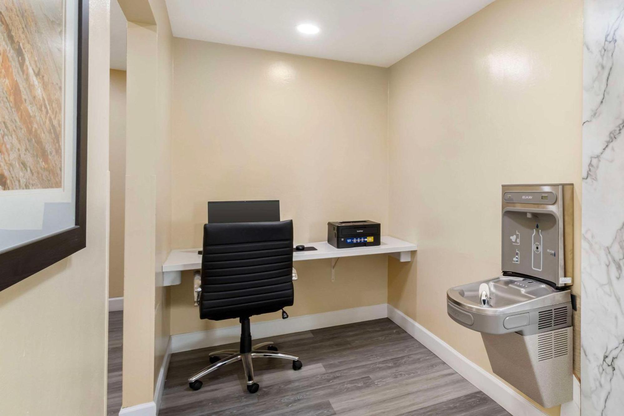 Comfort Inn&Suites Near Fallon Naval Air Station Extérieur photo