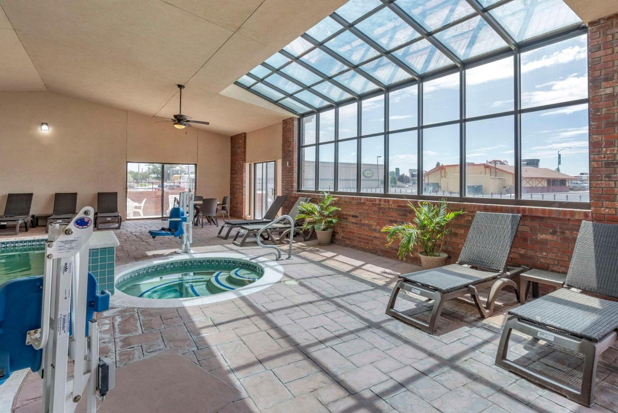 Comfort Inn&Suites Near Fallon Naval Air Station Extérieur photo