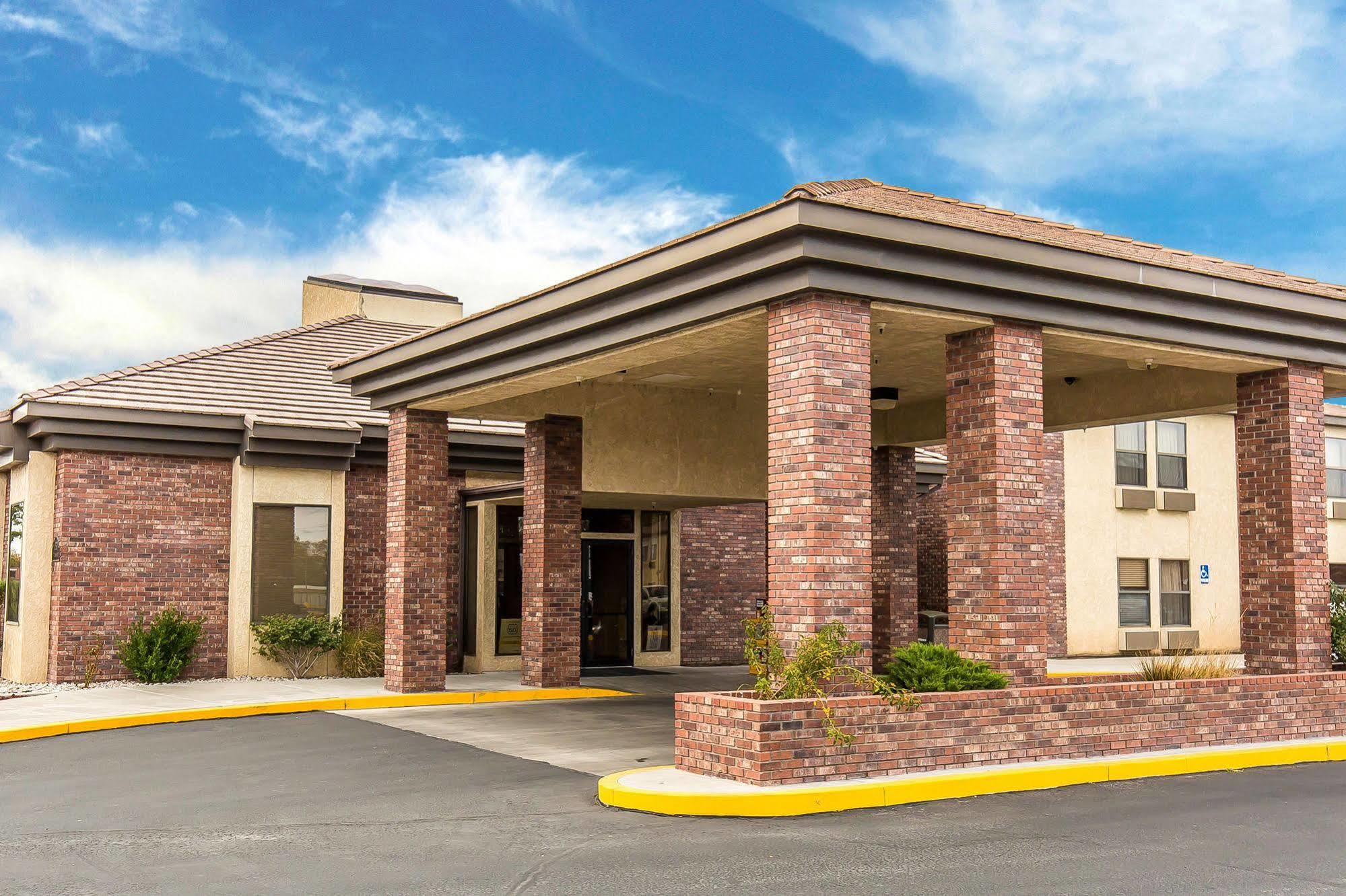 Comfort Inn&Suites Near Fallon Naval Air Station Extérieur photo