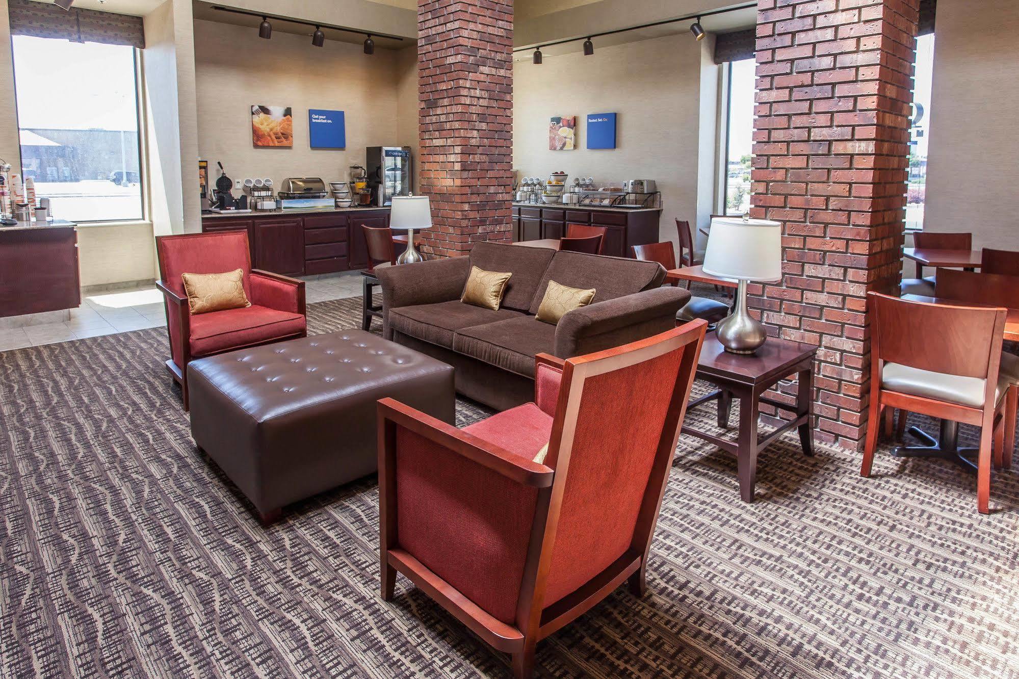 Comfort Inn&Suites Near Fallon Naval Air Station Extérieur photo