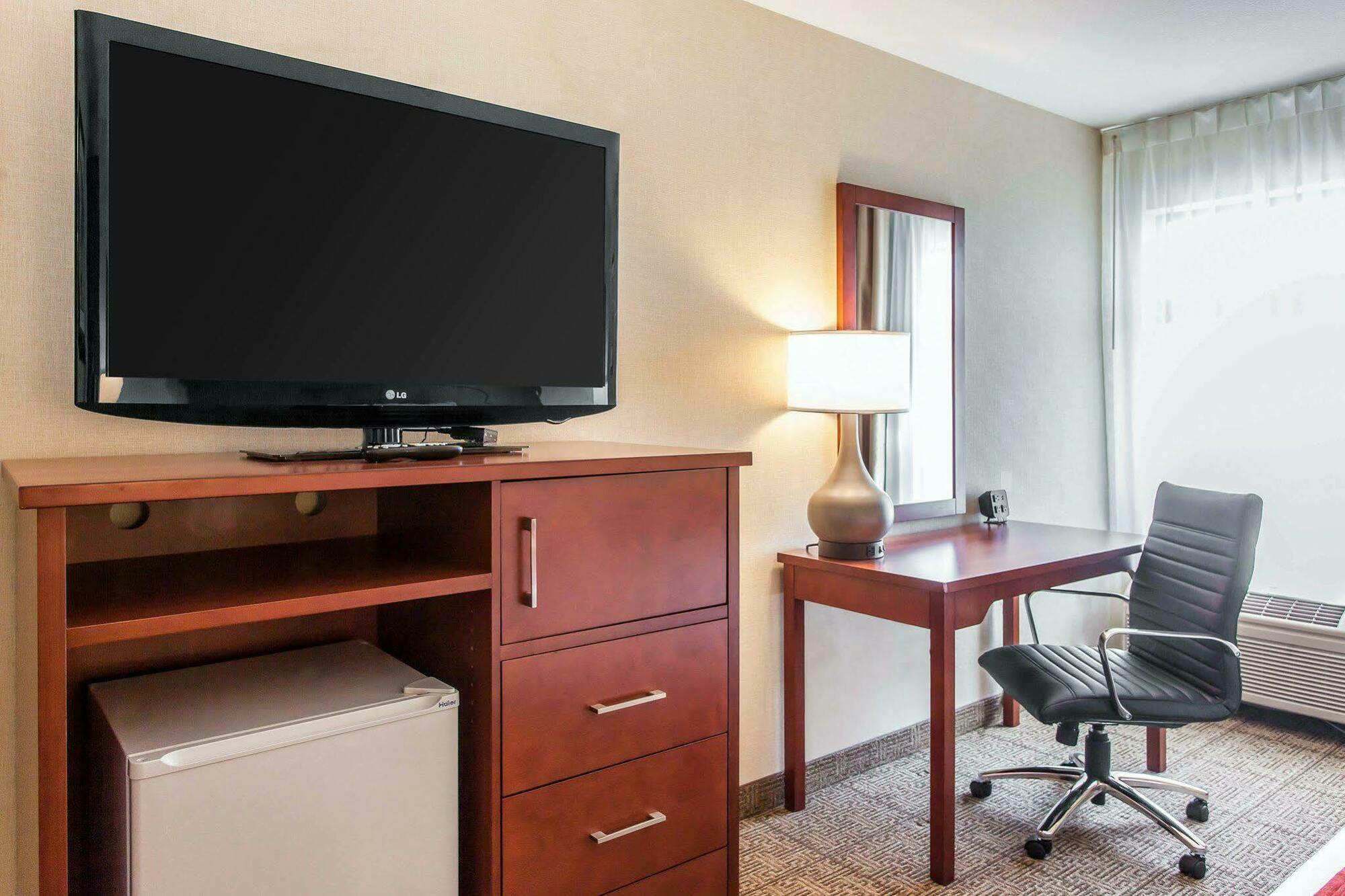 Comfort Inn&Suites Near Fallon Naval Air Station Extérieur photo